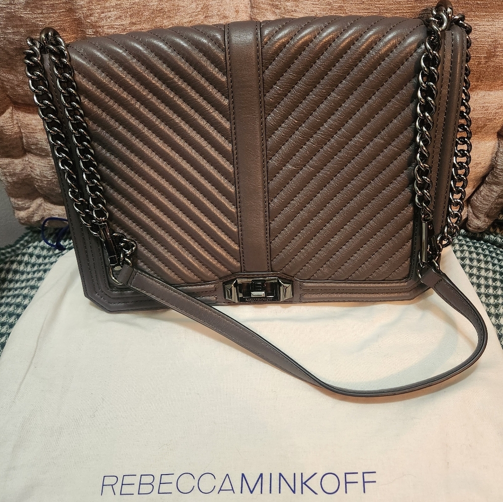 EUC Rebecca Minkoff Chevron Quilted Love purse